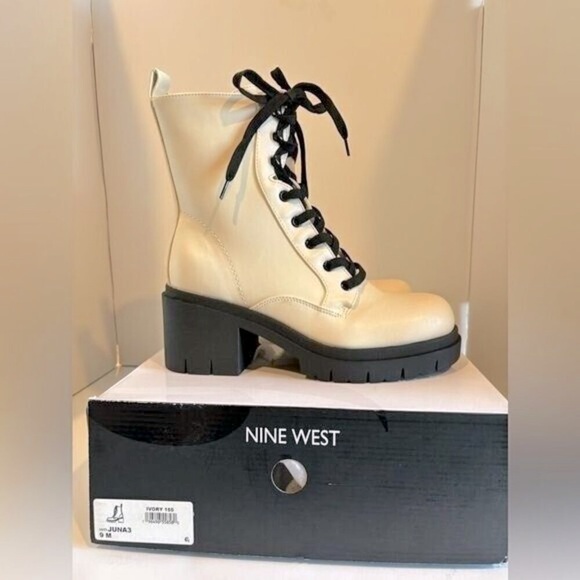 Nine West Juna3 Combat Boots Ivory Lace-Up Chunky Heel Ankle Boots| Size 9 shoes - Picture 9 of 13